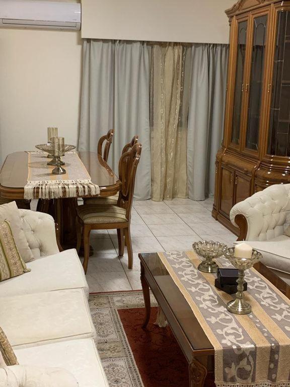 Tony'S Boutique Apartment Larnaka Exterior foto