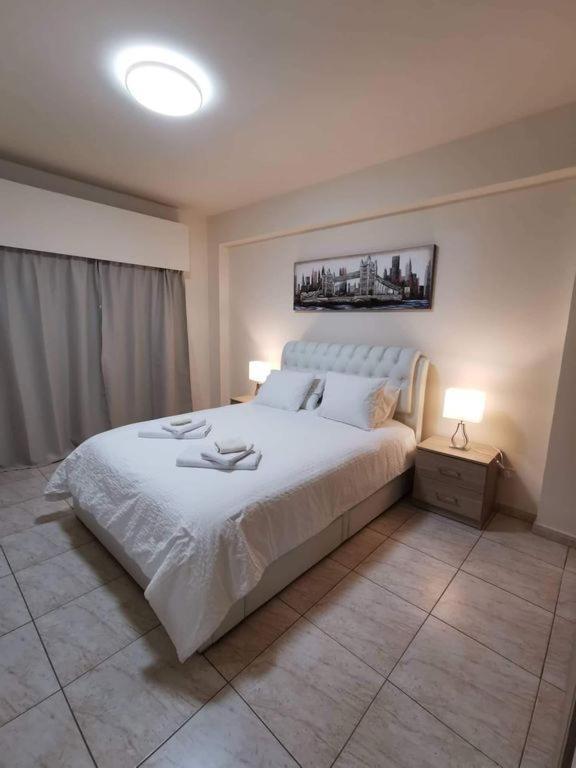 Tony'S Boutique Apartment Larnaka Exterior foto